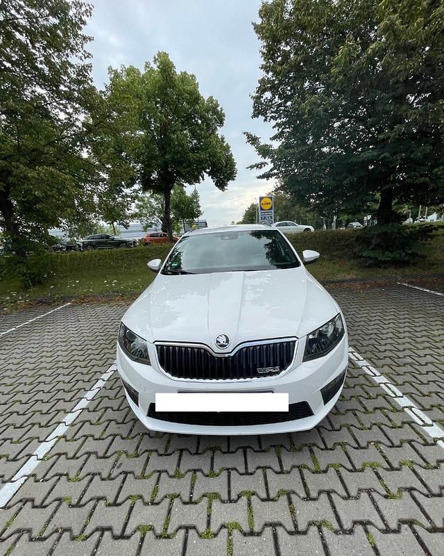 Gebraucht Skoda Octavia RS 184 PS (135 kW) 2014 Weiß Kleinwagen