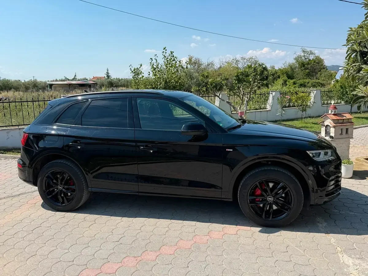 Gebraucht Audi Q5 Sport 299 PS (219 kW) 2020 Schwarz SUV
