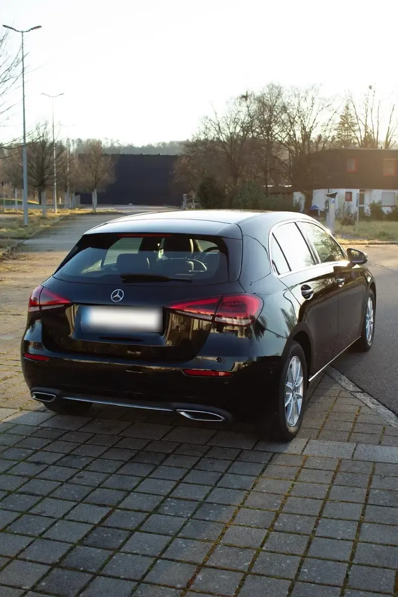 Gebraucht Mercedes A160 109 PS (80 kW) 2019 Schwarz Kleinwagen