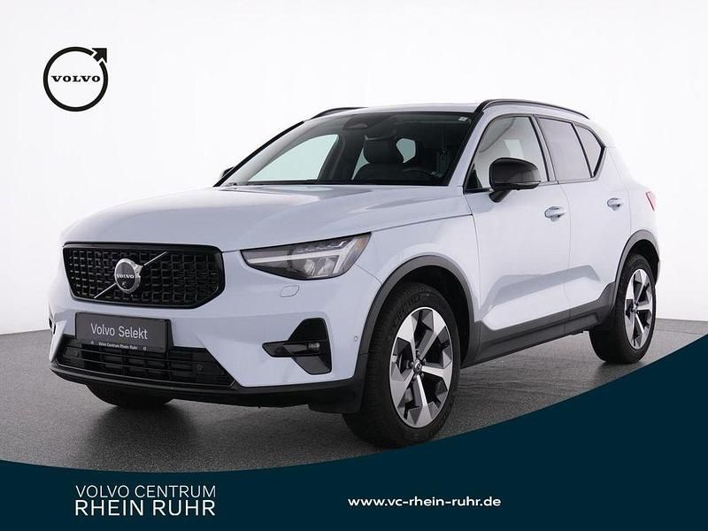 Cloud blue, solid / solid Gebraucht 2023 Volvo XC40 Plus SUV | 34.990 € (Fairer Preis) - Bild 1/4