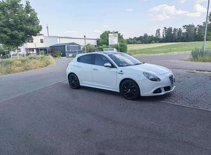 Gebraucht 2012 Alfa Romeo Giulietta Super Kleinwagen | 7.100 € (Fairer Preis) - Bild 1/4