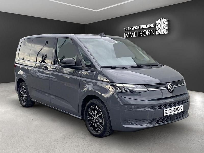 Grau Gebraucht 2023 VW T7 Life Van | 48.950 € (Fairer Preis) - Bild 1/4