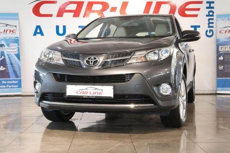 Grau Gebraucht 2014 Toyota RAV4 Executive SUV | 18.888 € - Bild 1/4