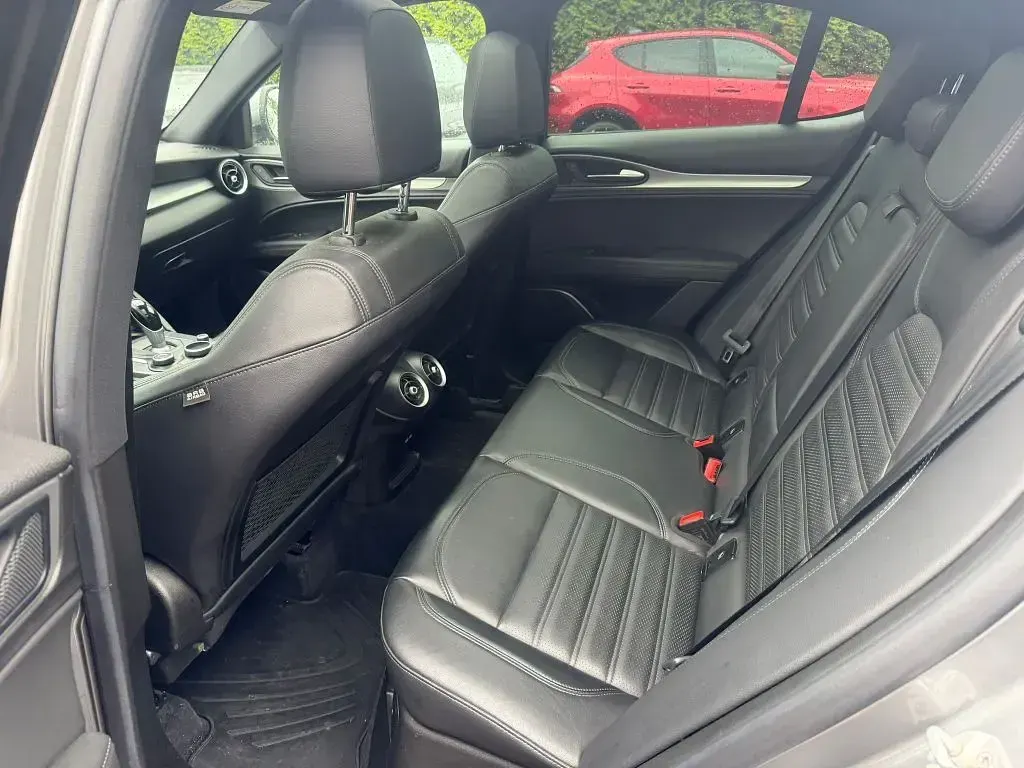 Gebraucht Alfa Romeo Stelvio 179 PS (131 kW) 2018 Grau SUV