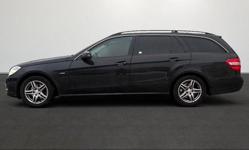 Gebraucht Mercedes E220 170 PS (125 kW) 2011 Schwarz Kombi