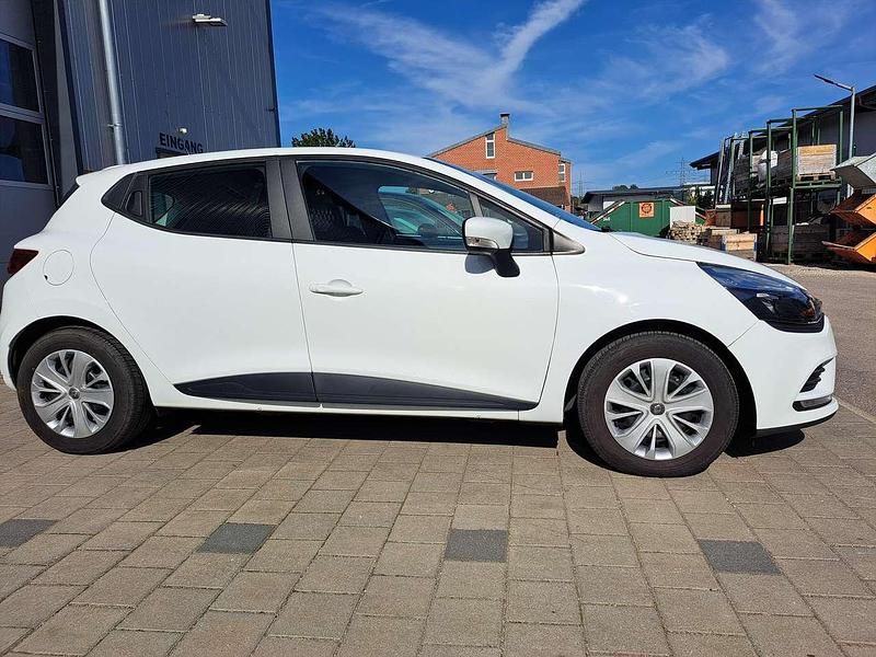 Gebraucht Renault Clio IV 73 PS (53 kW) 2019 Gletscherweiss Limousine