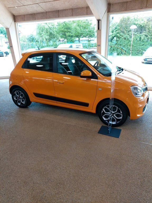 Gelb Gebraucht 2020 Renault Twingo LIMITED Kleinwagen | 8.200 € (Superpreis) - Bild 1/4