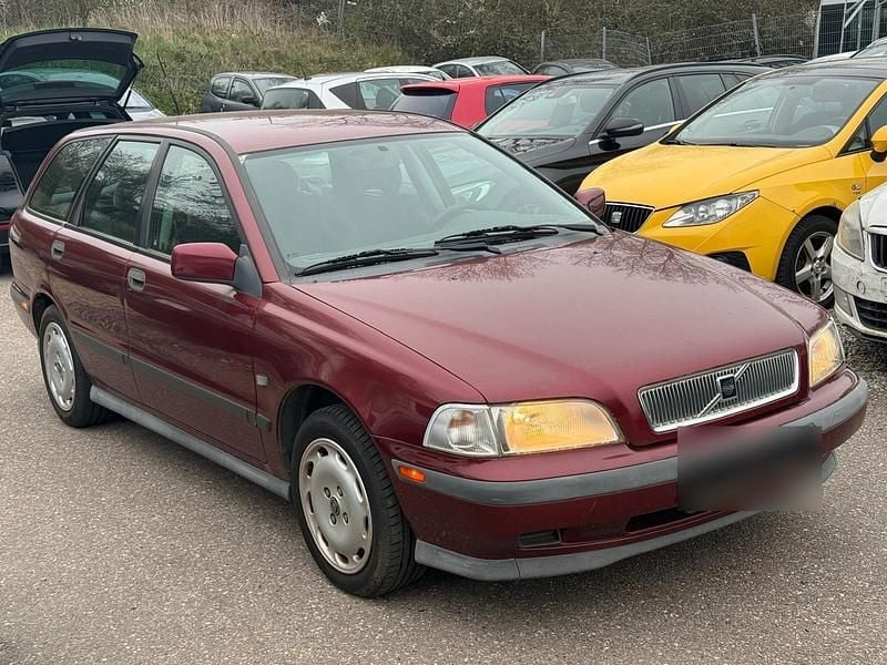 Gebraucht Volvo V40 116 PS (85 kW) 1997 Rot Kombi