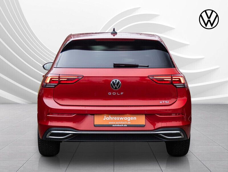 Gebraucht VW Golf VIII Move 131 PS (96 kW) 2023 Rot (kings red metallic) Limousine