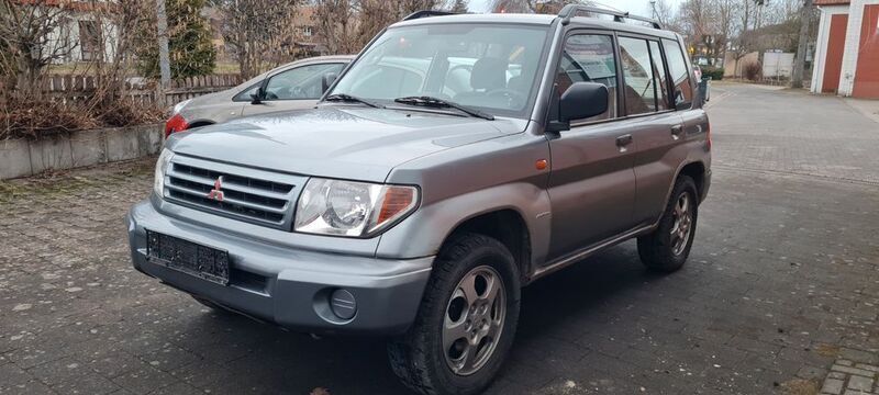 Silber Gebraucht 2002 Mitsubishi Pajero SUV | 1.499 € (Fairer Preis) - Bild 1/4