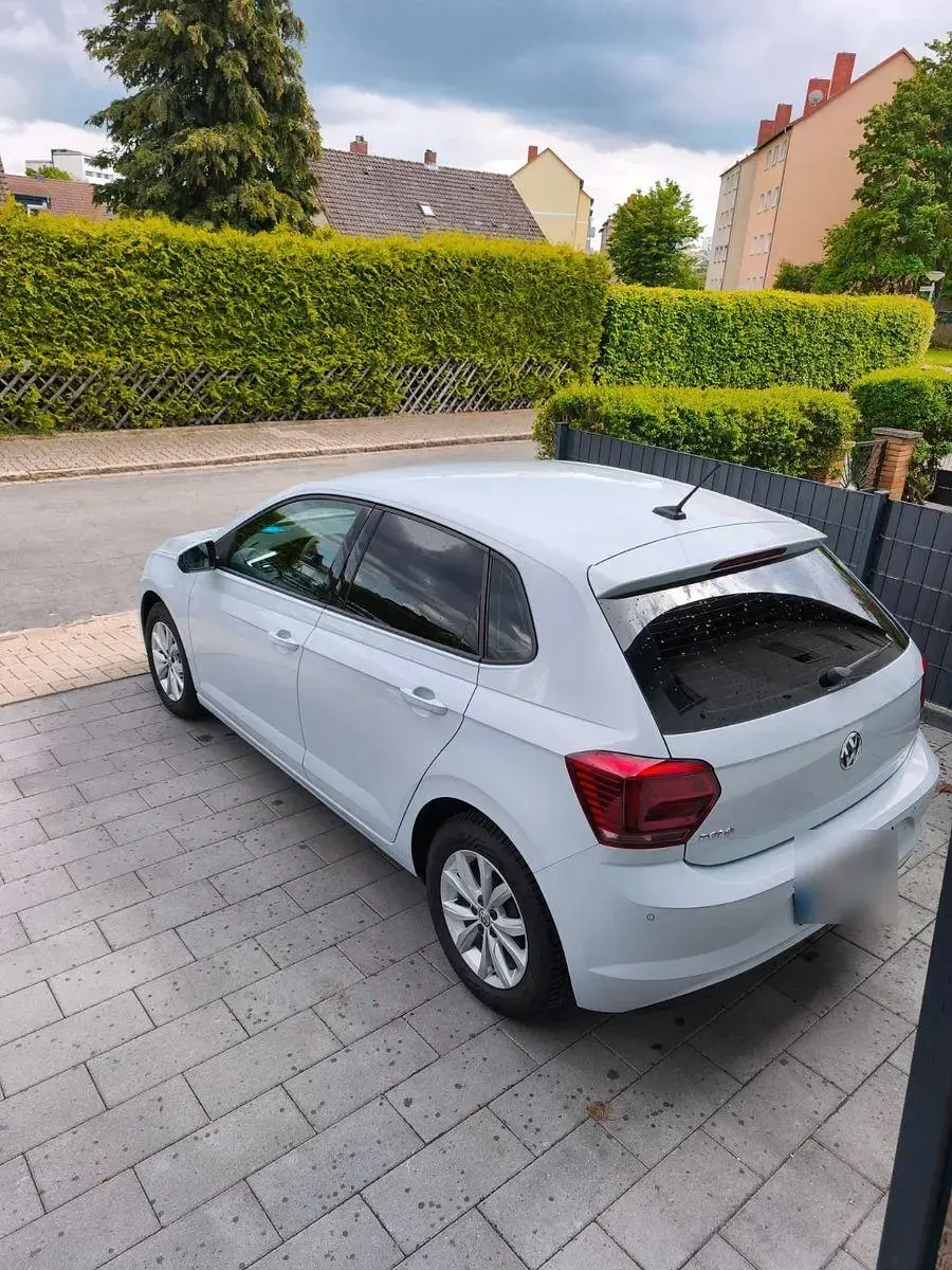 Gebraucht VW Polo Comfortline 95 PS (69 kW) 2019 Weiß Kleinwagen