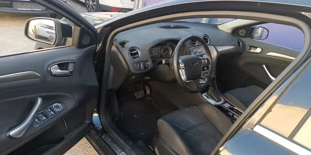 Usado Ford Mondeo 160 CV (117 kW) 2009 Negro Berlina