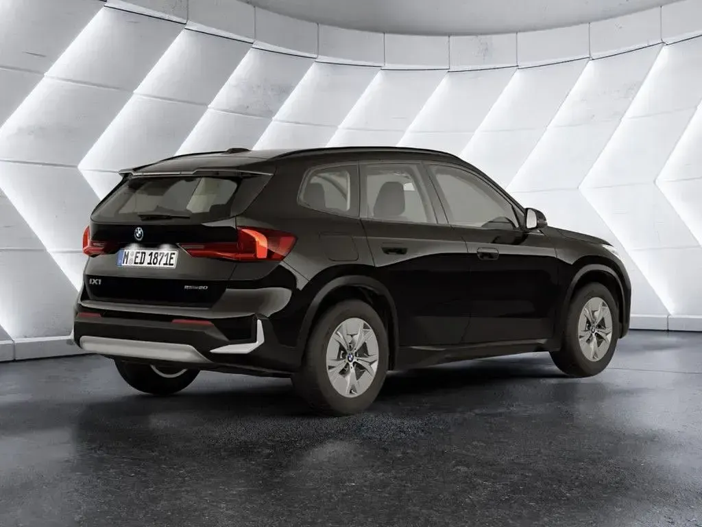 Neu BMW iX1 150 kW (204 PS) 2026 Schwarz SUV