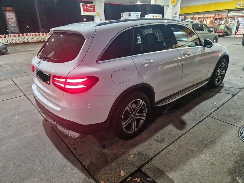 Gebraucht Mercedes GLC250 204 PS (150 kW) 2017 Weiß SUV