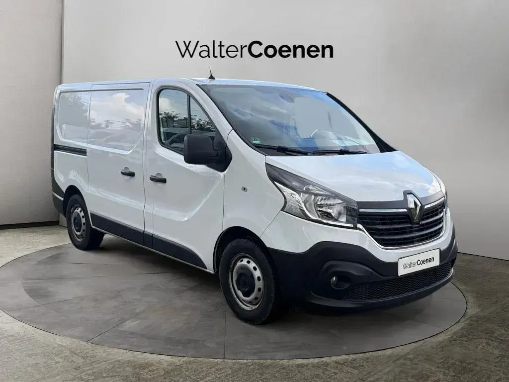 Gebraucht Renault Trafic Komfort 145 PS (106 kW) 2021 Weiß Van / Kleinbus