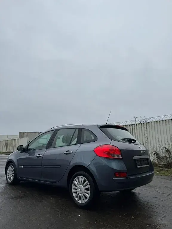 Gebraucht Renault Clio Dynamique 101 PS (74 kW) 2009 Grau Limousine