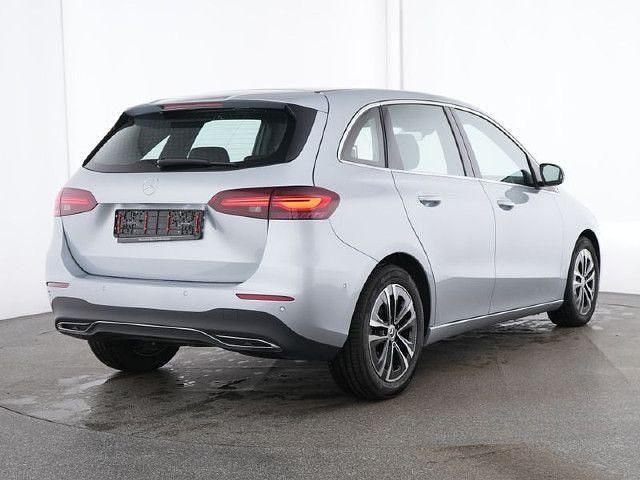 Gebraucht 2024 Mercedes B200 Van / Kleinbus | 31.870 € (Guter Preis) - Bild 1/4