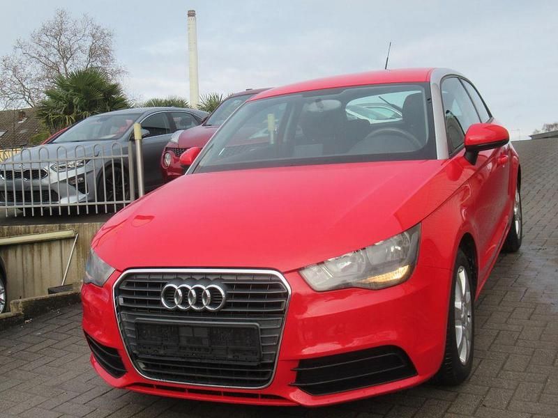 Gebraucht Audi A1 Attraction 86 PS (63 kW) 2011 Rot Limousine