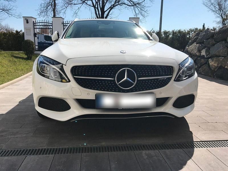 Gebraucht Mercedes C250 Luxury 204 PS (150 kW) 2015 Weiß Kombi
