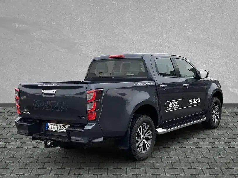 Gebraucht Isuzu D-Max 163 PS (119 kW) 2024 Obsidian grey Pickup