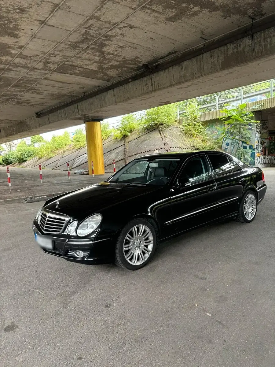 Gebraucht Mercedes E300 Avantgarde 211 PS (155 kW) 2008 Schwarz Limousine