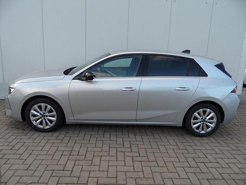 Gebraucht Opel Astra Elegance 131 PS (96 kW) 2023 Silber metallic