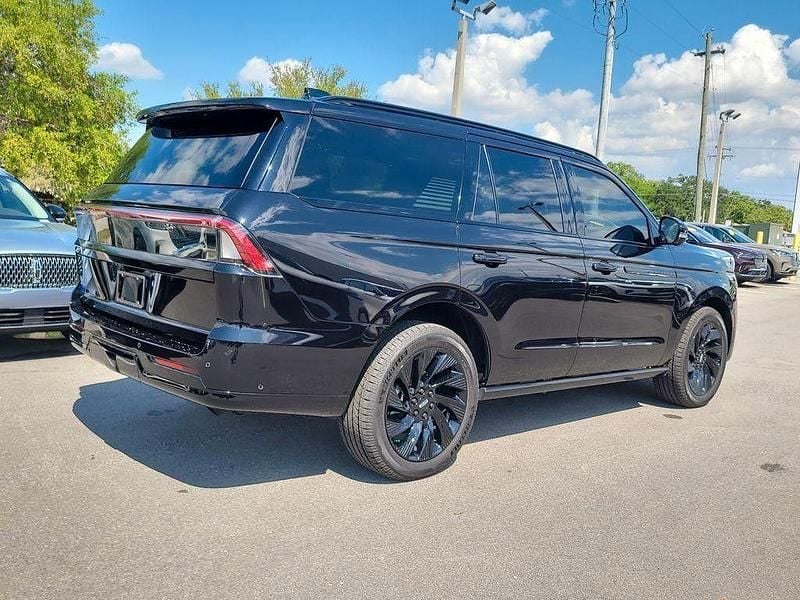 Gebraucht Lincoln Navigator 441 PS (324 kW) 2025 Schwarz SUV