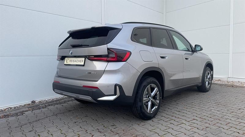 Neu BMW X1 Efficient Dynamics 150 PS (110 kW) 2025 Spacesilber metallic SUV