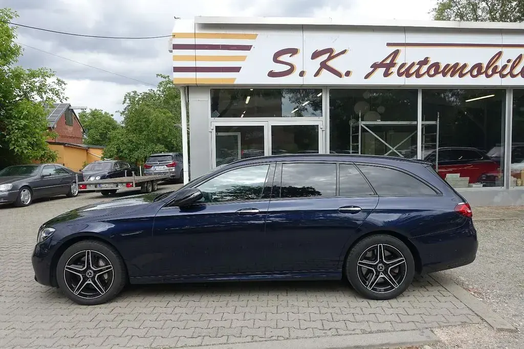 Gebraucht Mercedes E300 AMG 306 PS (225 kW) 2022 Blau Limousine
