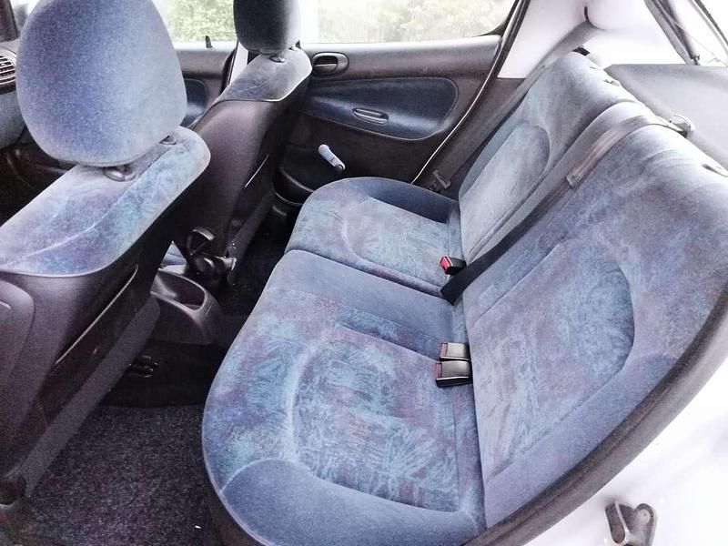 Gebraucht Peugeot 206 75 PS (55 kW) 1999 Limousine