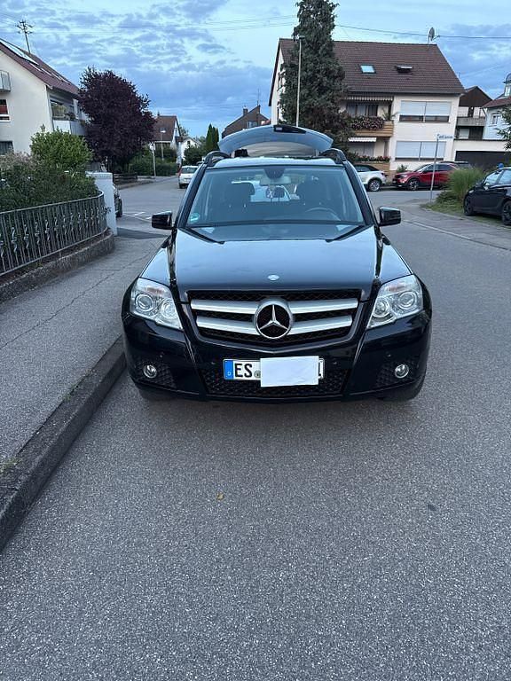 Schwarz Gebraucht 2011 Mercedes GLK220 SUV | 11.990 € (Etwas zu teuer) - Bild 1/4
