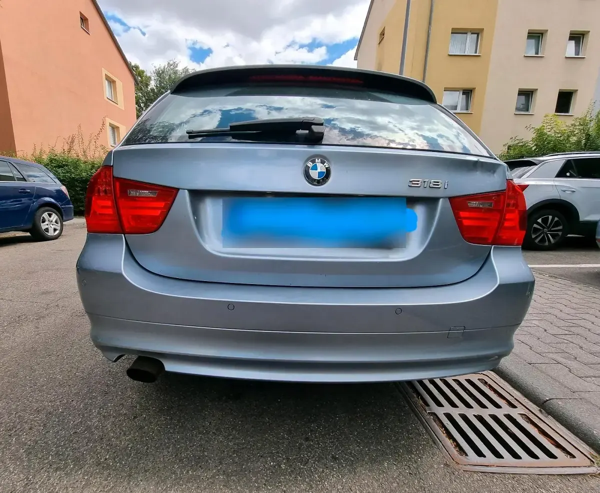 Gebraucht BMW 318 143 PS (105 kW) 2009 Blau Kombi