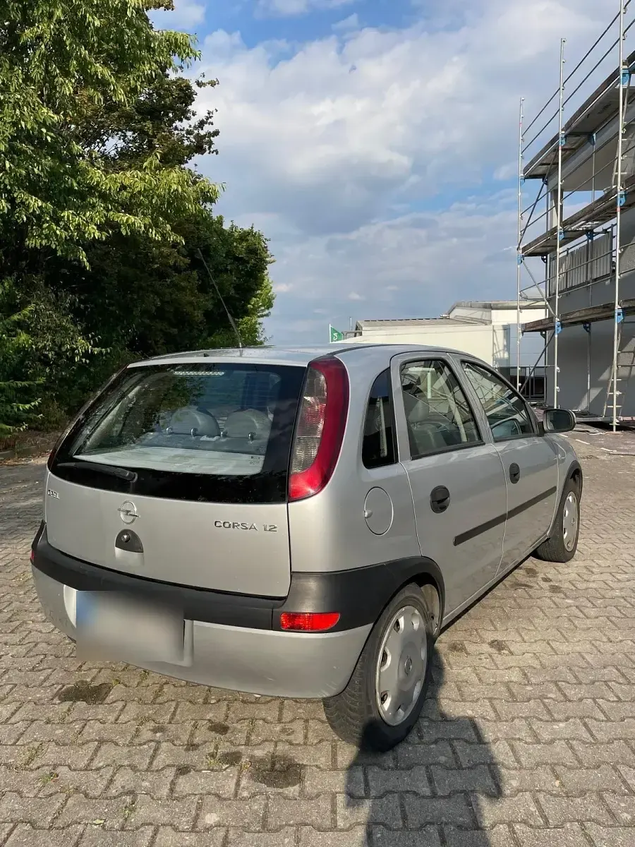 Gebraucht Opel Corsa 75 PS (55 kW) 2001 Silber Kleinwagen