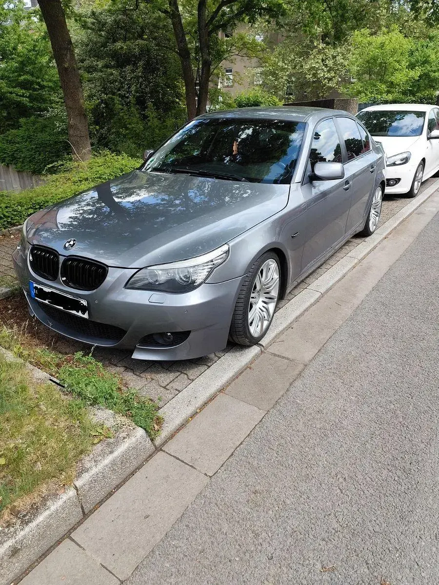 Gebraucht BMW 523 Performance 190 PS (139 kW) 2008 Grau Limousine