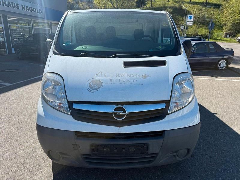 Używany Opel Vivaro 90 KM (66 kW) 2015 Biały Minivan