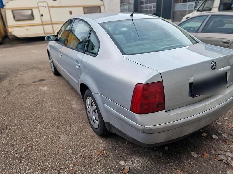 Gebraucht VW Passat 150 PS (110 kW) 1999 Silber Limousine