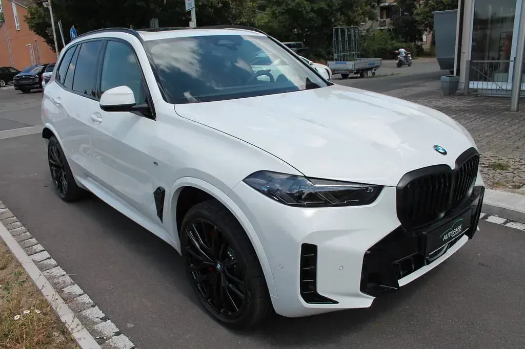 Gebraucht BMW X5 M Sport 286 PS (210 kW) 2024 Weiß SUV