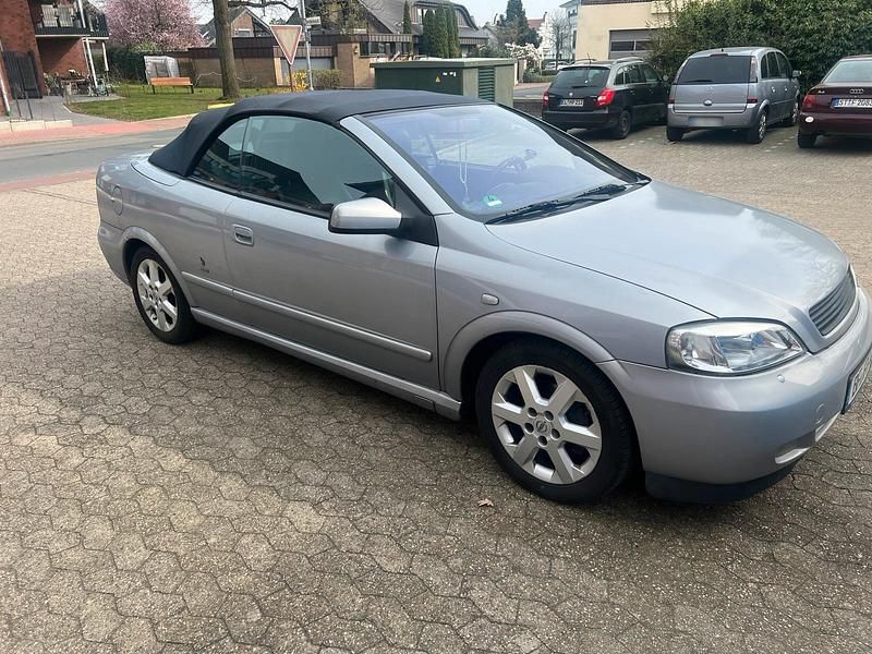 Gebraucht Opel Astra Cabriolet 147 PS (108 kW) 2001 Silber Cabrio