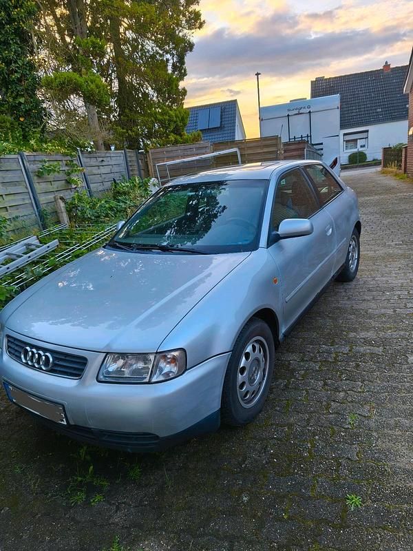 Silber Gebraucht 1999 Audi A3 Kleinwagen | 1.500 € (Guter Preis) - Bild 1/4