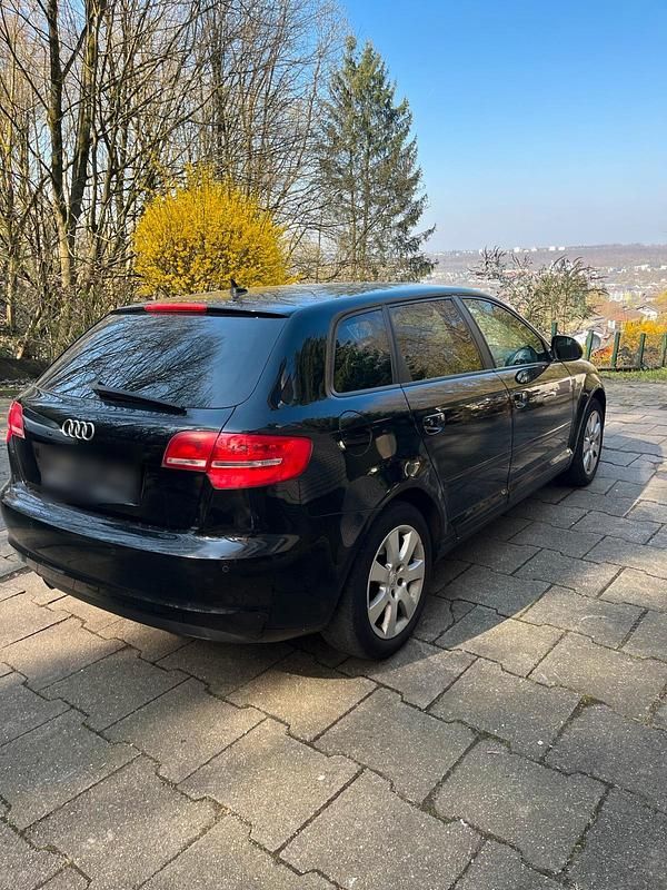 Gebraucht Audi A3 105 PS (77 kW) 2010 Schwarz Kleinwagen