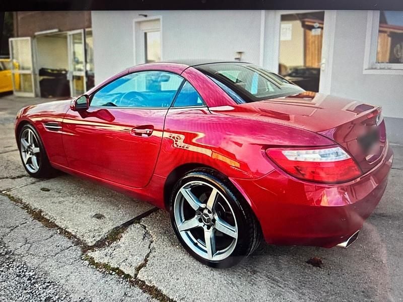 Gebraucht Mercedes SLK350 306 PS (225 kW) 2012 Rot Cabrio