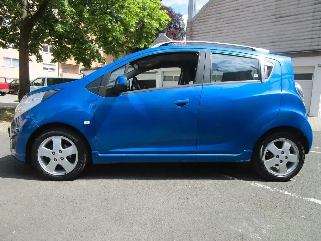 Gebraucht Chevrolet Spark LT 82 PS (60 kW) 2012 Blau Kleinwagen
