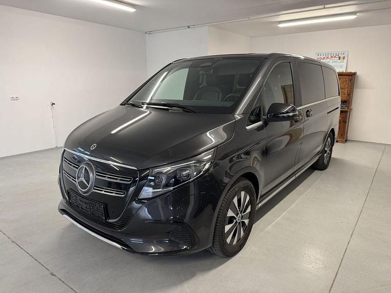 Grau Gebraucht 2024 Mercedes EQV300 Avantgarde Van / Kleinbus | 59.880 € - Bild 1/4