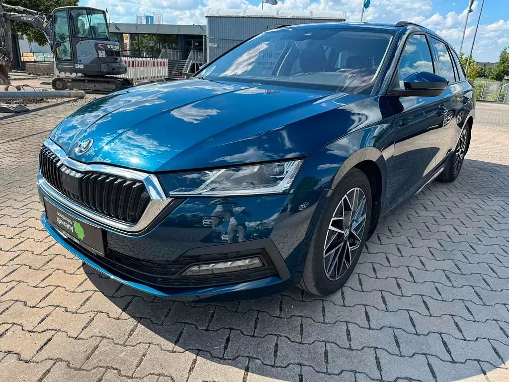 Gebraucht Skoda Octavia Ambition 150 PS (110 kW) 2023 Blau Kombi