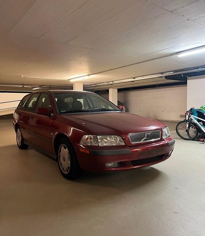 Gebraucht Volvo V40 122 PS (89 kW) 2001 Rot Kombi