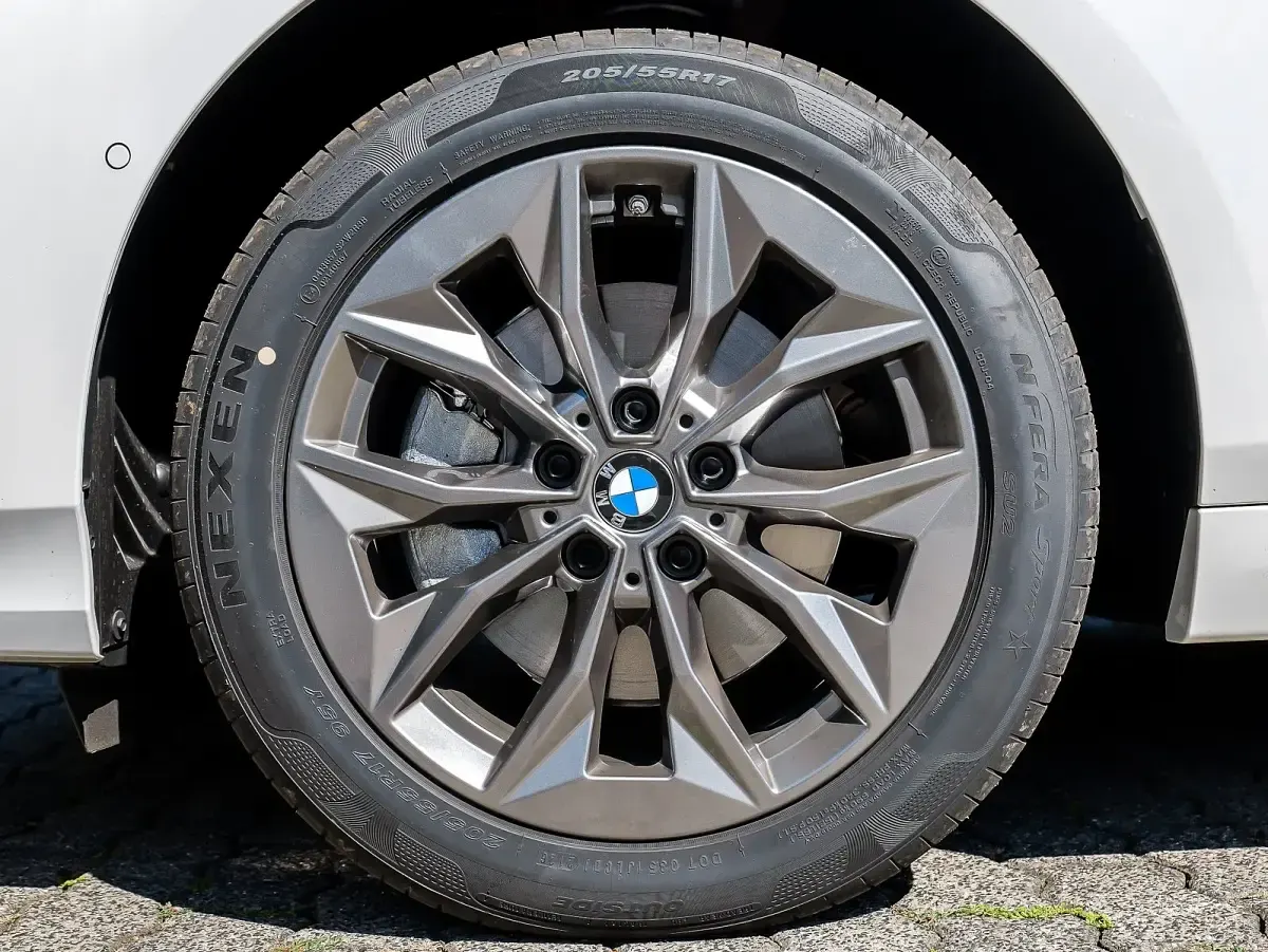 Gebraucht BMW 120 Shadowline 156 PS (114 kW) 2026 Weiß Kleinwagen