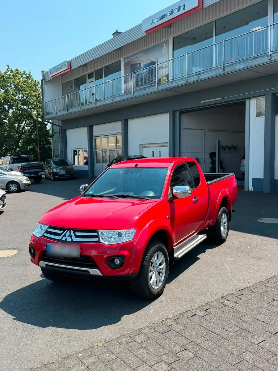 Gebraucht Mitsubishi L200 170 PS (125 kW) 2016 Rot Pickup