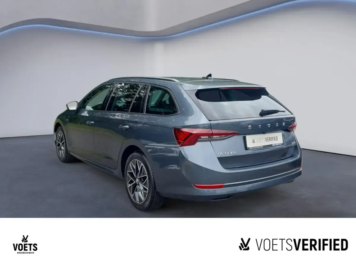 Gebraucht Skoda Octavia Clever 150 PS (110 kW) 2021 Quarzgrau metallic Kombi