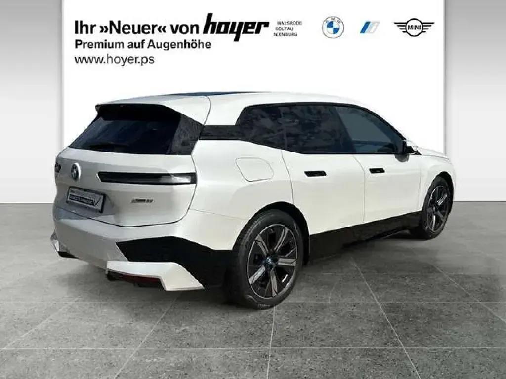 Gebraucht BMW iX Sport Line 384 kW (523 PS) 2024 Mineralweiß SUV