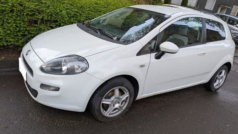 Weiß Gebraucht 2013 Fiat Punto Kleinwagen | 2.700 € (Superpreis) - Bild 1/2